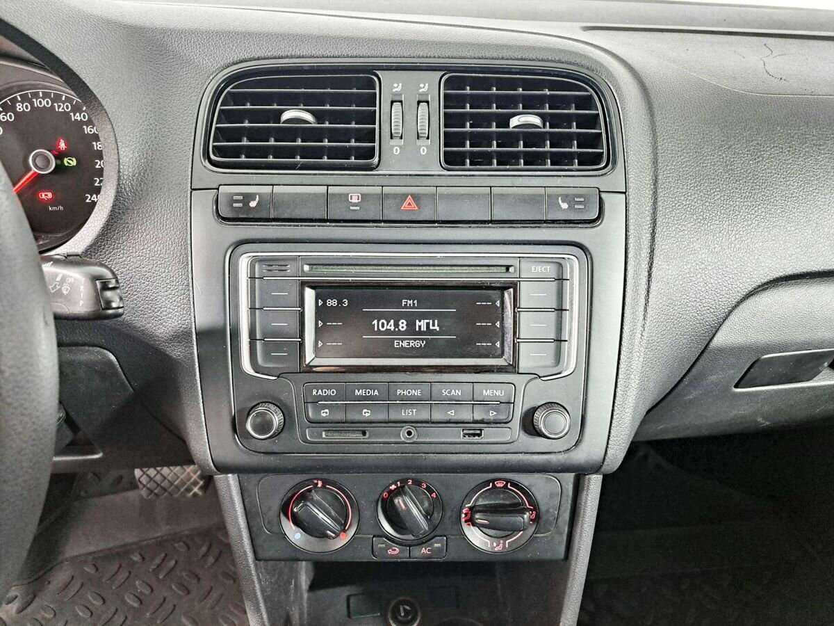 Volkswagen Polo, 2012 - Фото №12