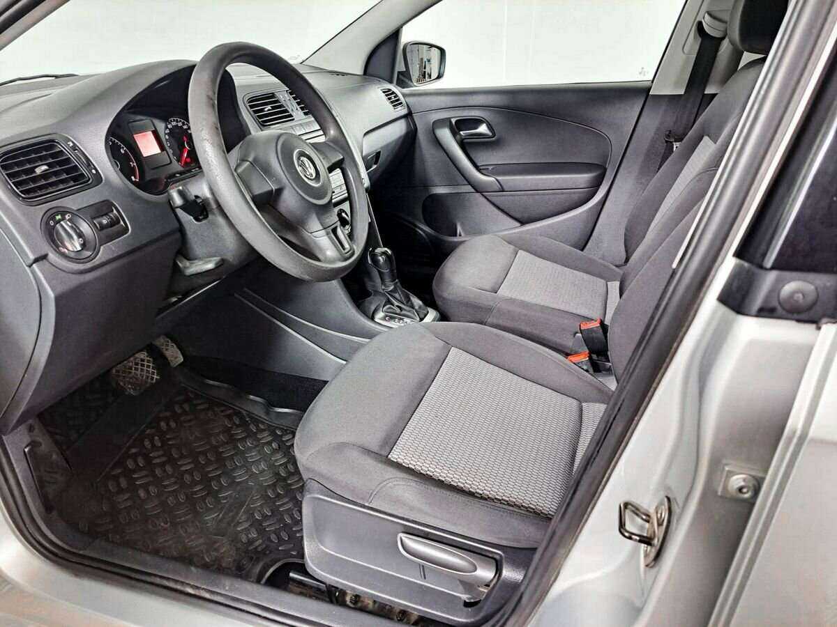 Volkswagen Polo, 2012 - Фото №13
