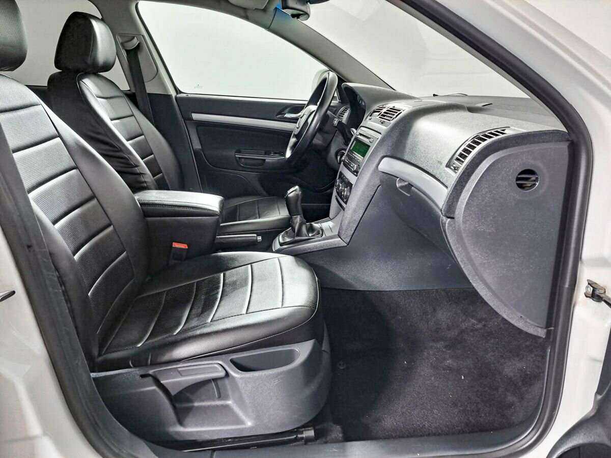 Skoda Octavia, 2012 - Фото №8