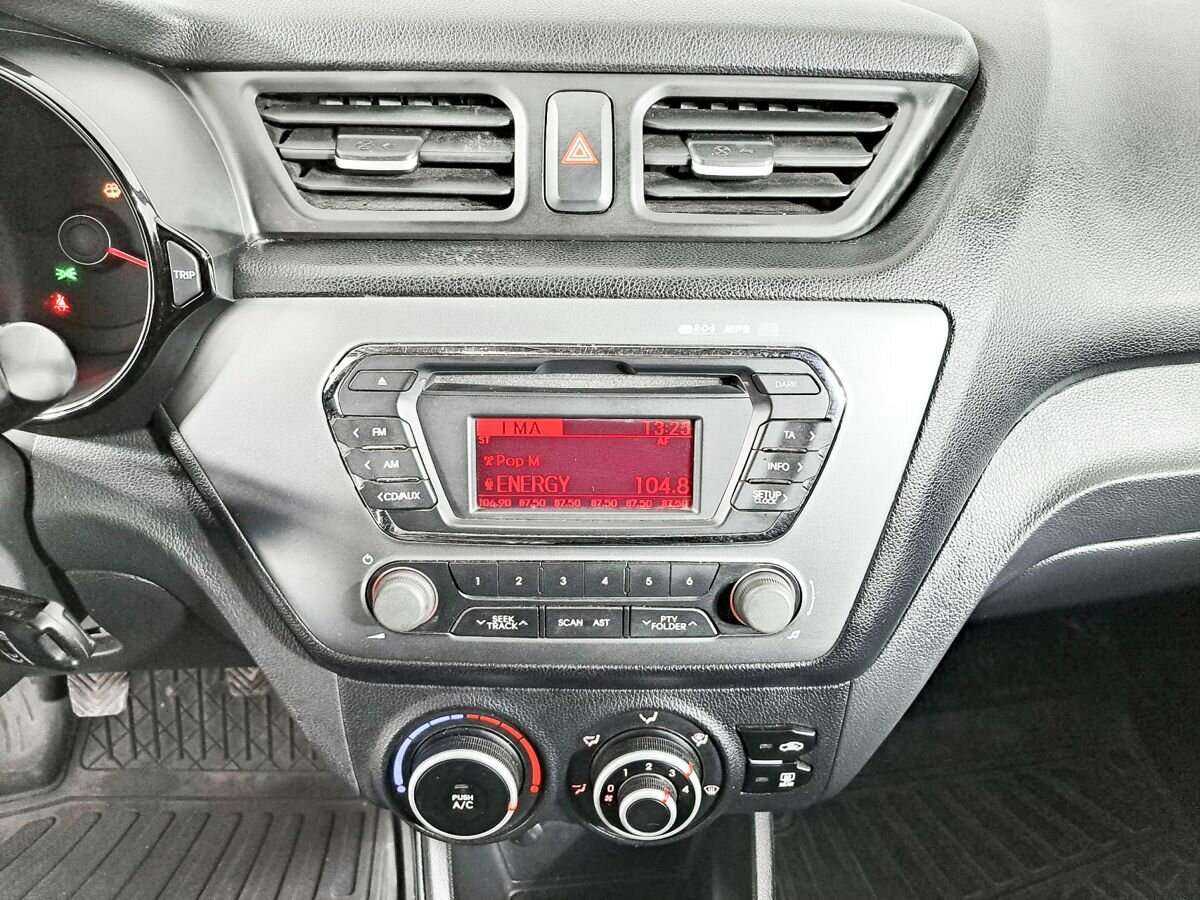 Kia Rio 5-speed, 2013 - Фото №12