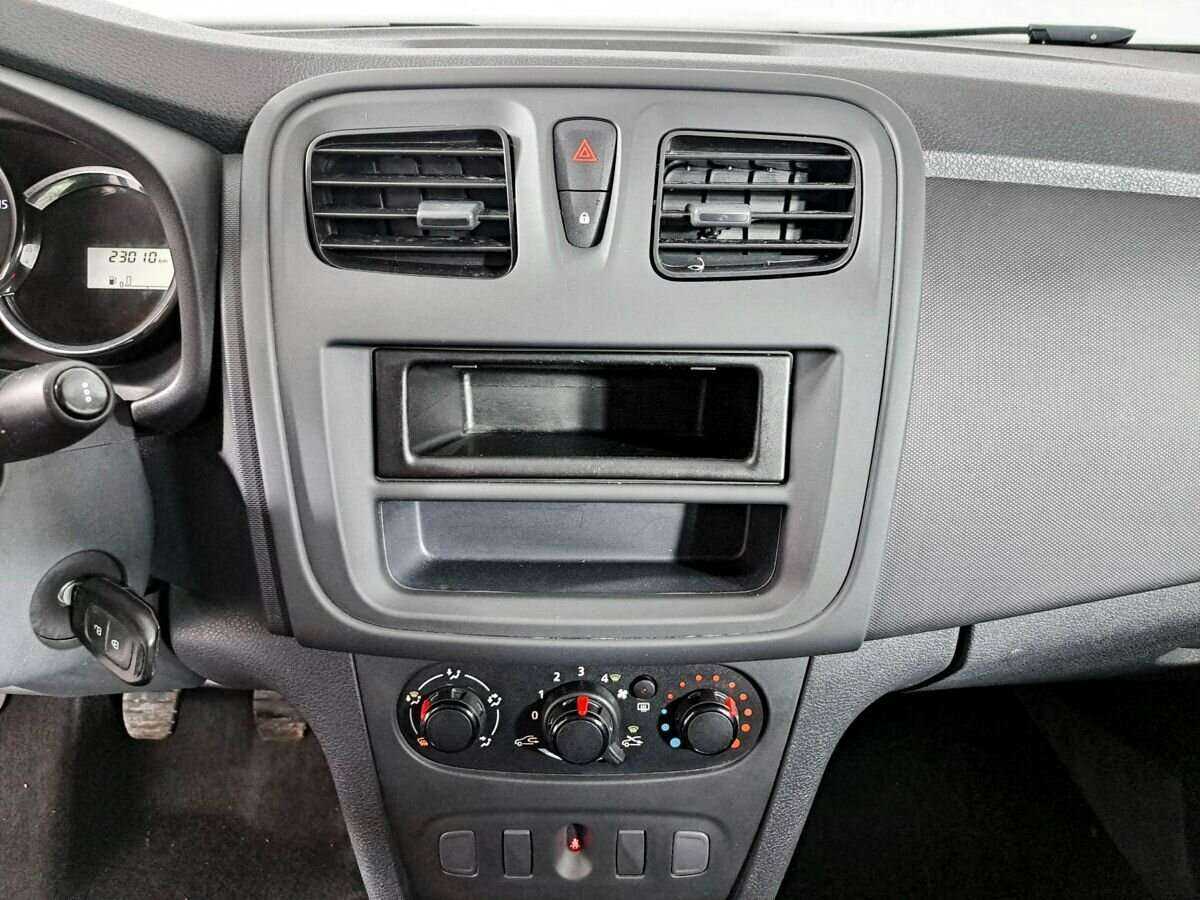 Renault Logan, 2019 - Фото №12