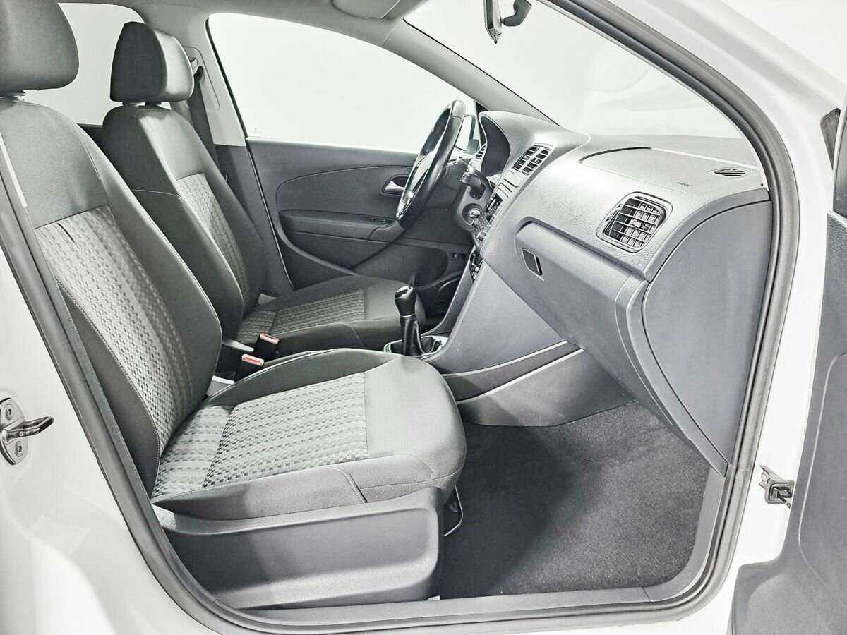 Volkswagen Polo, 2015 - Фото №9