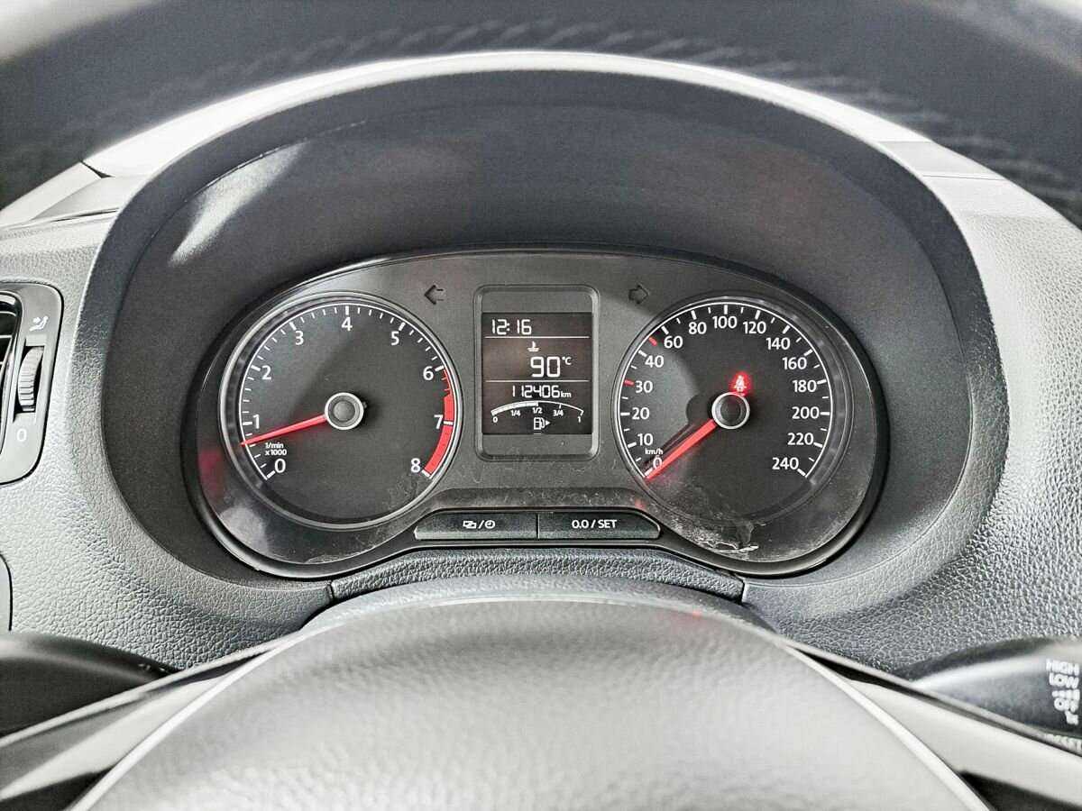 Volkswagen Polo, 2015 - Фото №11