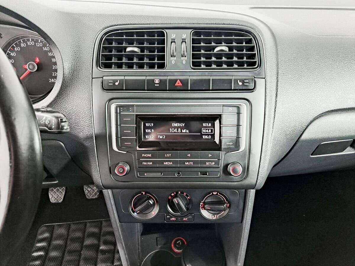 Volkswagen Polo, 2015 - Фото №13