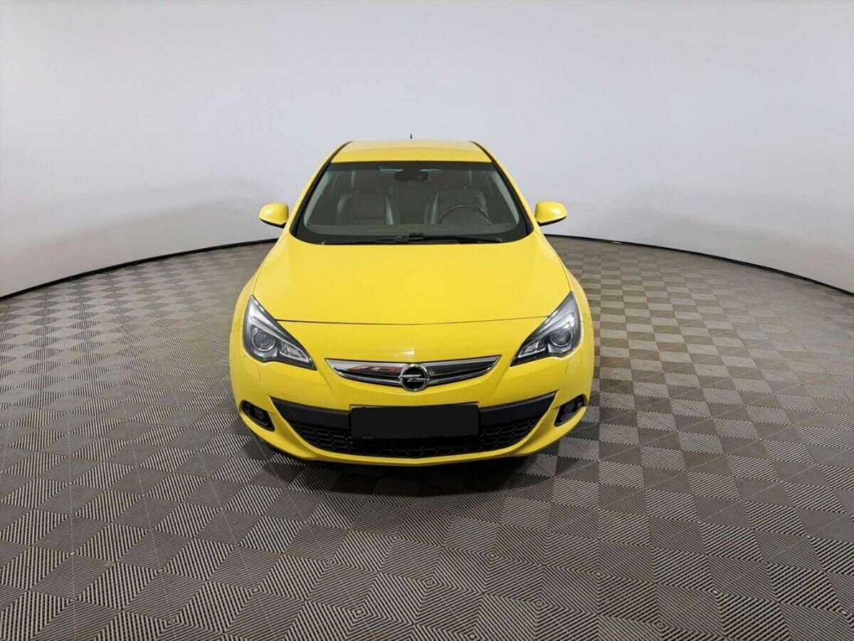 Opel Astra GTC, 2013 - Фото №1