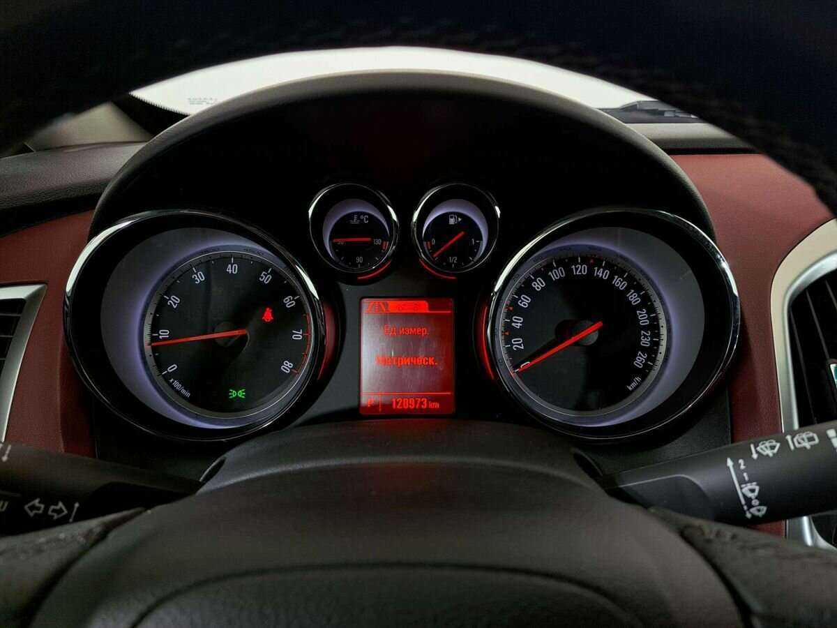 Opel Astra GTC, 2013 - Фото №10