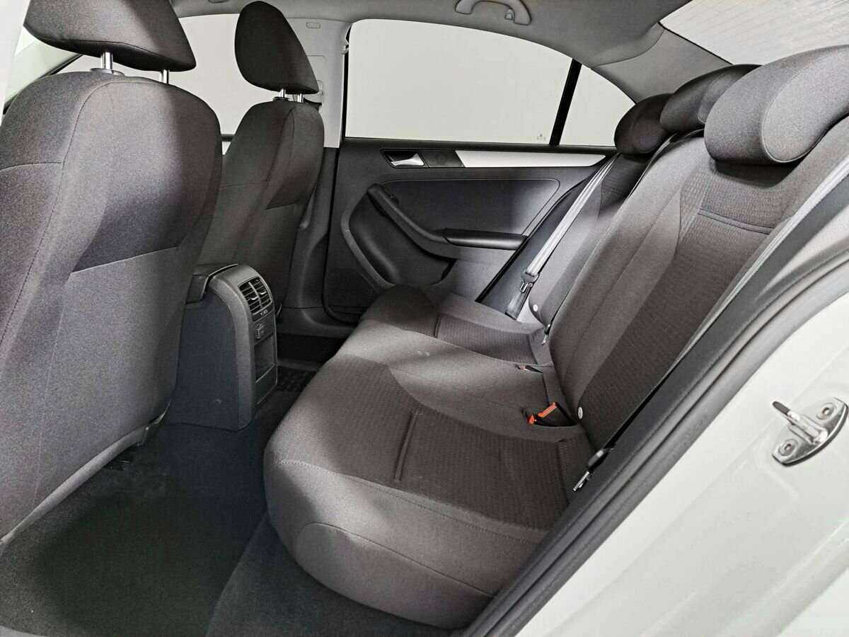 Volkswagen Jetta, 2016 - Фото №11