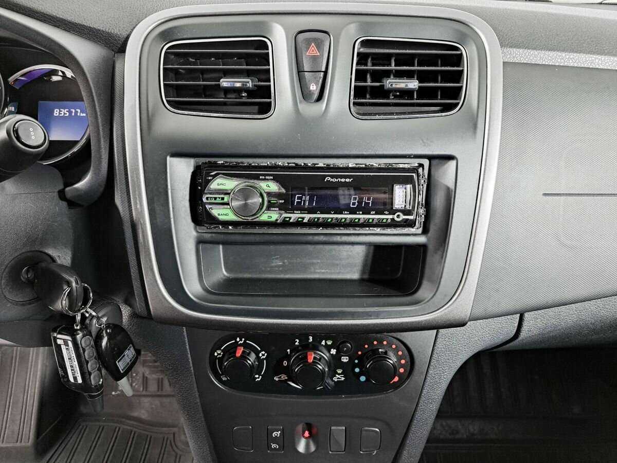 Renault Sandero, 2015 - Фото №12