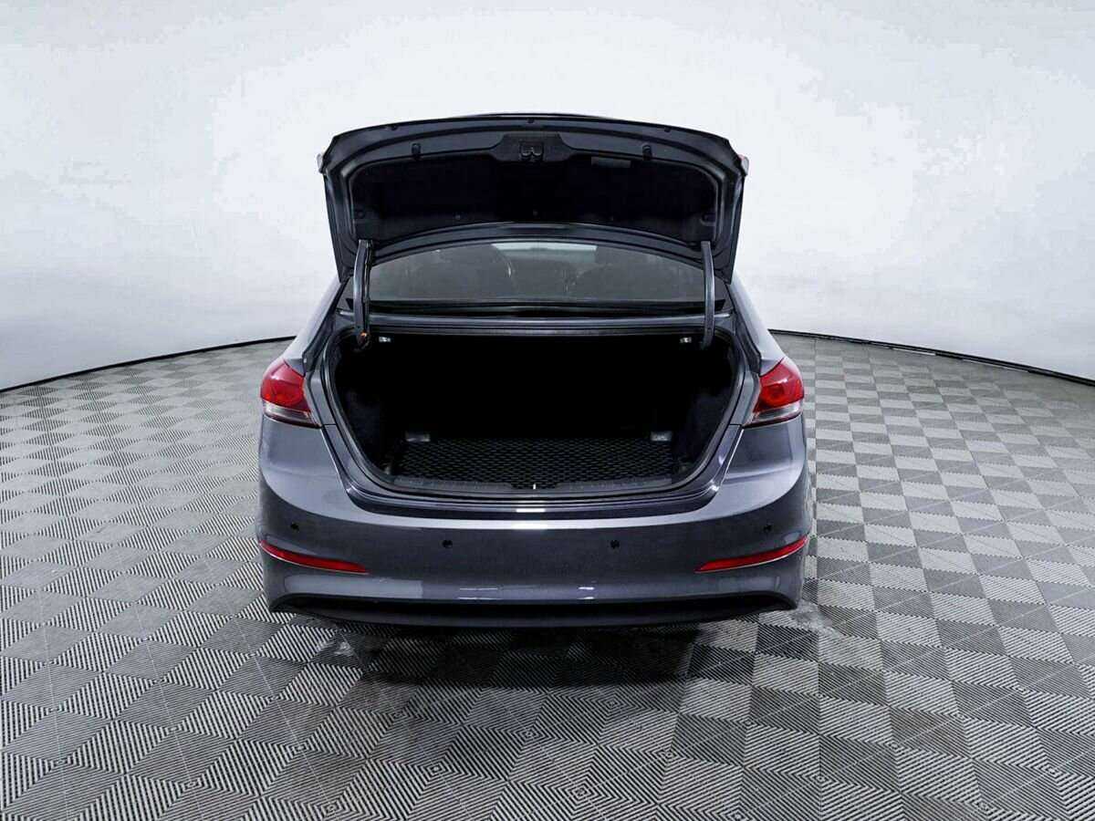 Hyundai Elantra, 2018 - Фото №9