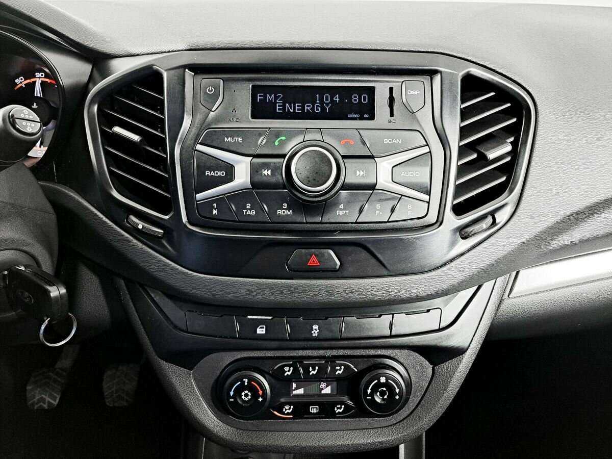 Lada (ВАЗ) Vesta, 2020 - Фото №10