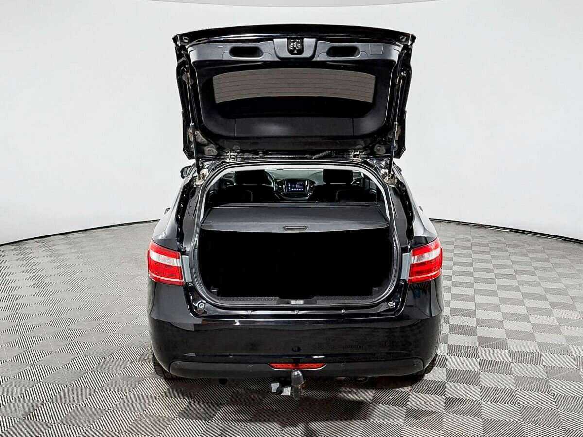 Lada (ВАЗ) Vesta SW, 2020 - Фото №7