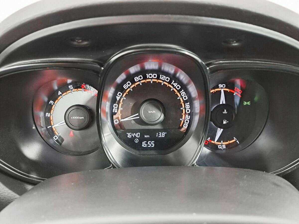 Lada (ВАЗ) Vesta SW, 2020 - Фото №10