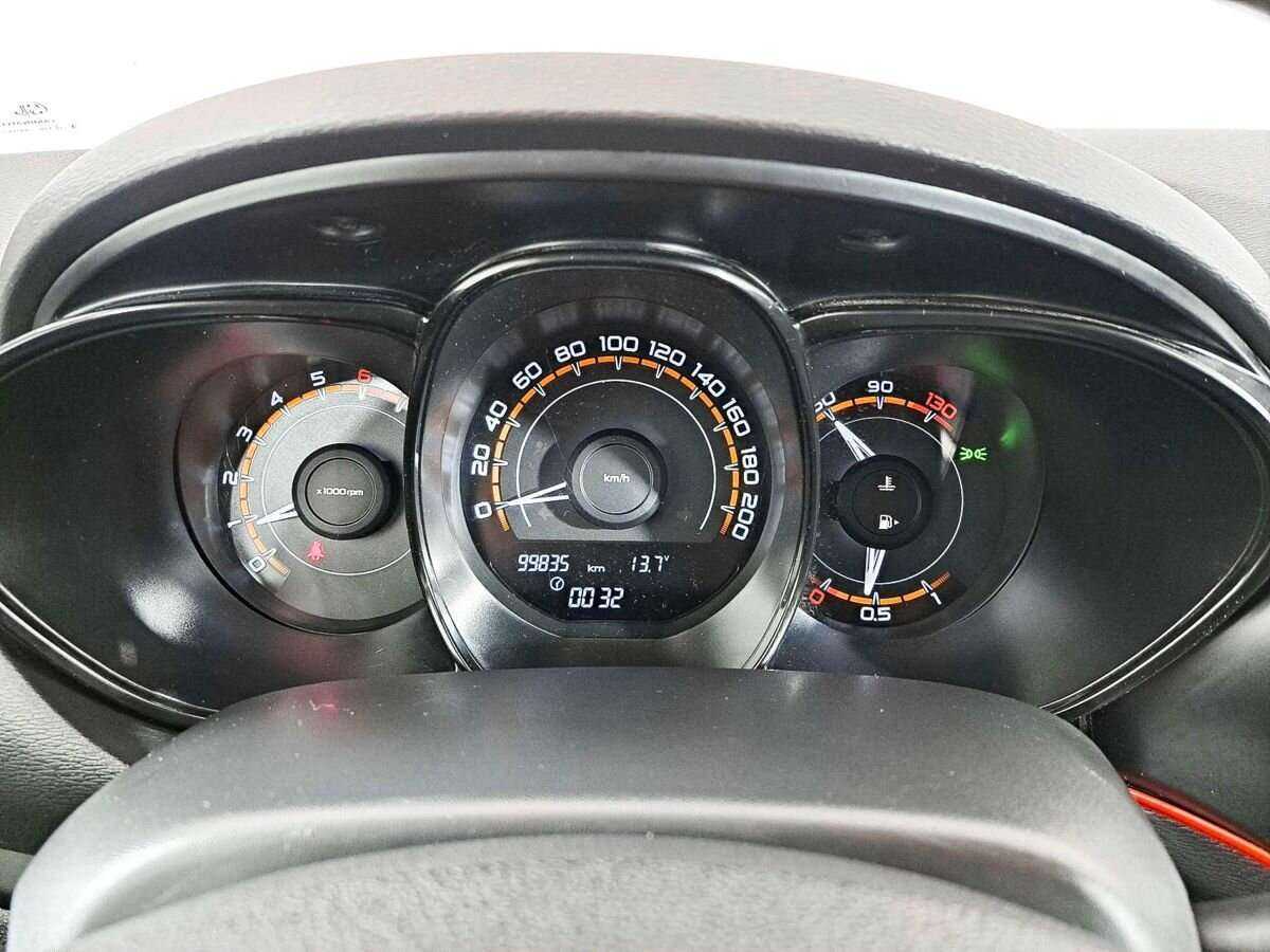 Lada (ВАЗ) Vesta, 2018 - Фото №10