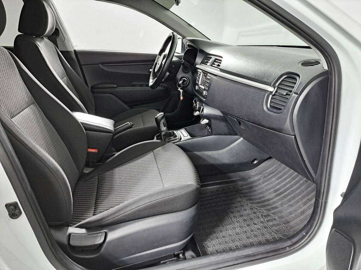 Kia Rio X-Line, 2018 - Фото №8