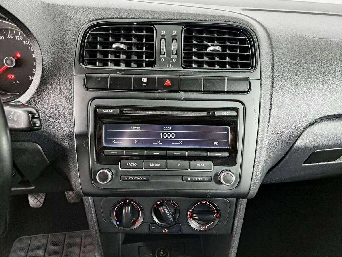 Volkswagen Polo, 2012 - Фото №14