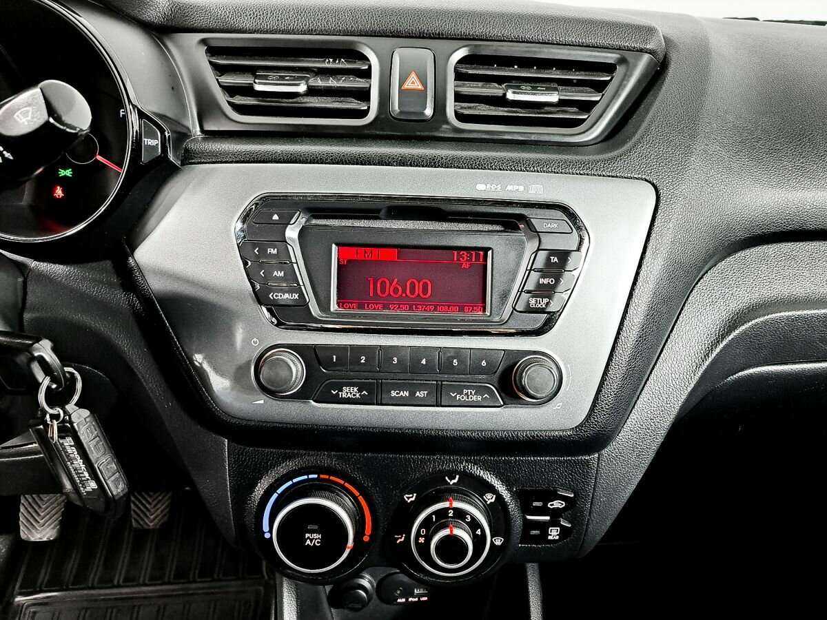 Kia Rio 6-speed, 2015 - Фото №11