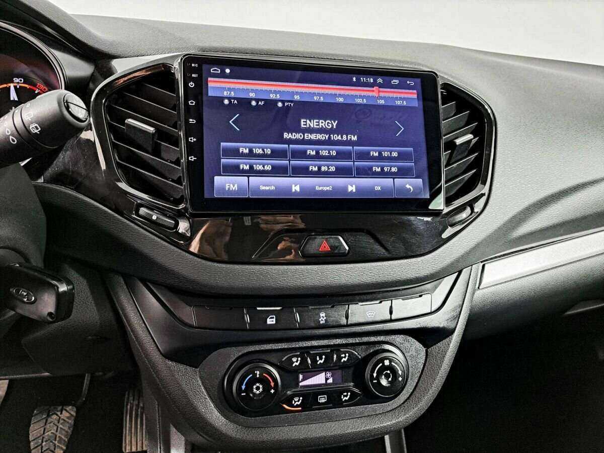 Lada (ВАЗ) Vesta SW, 2020 - Фото №11