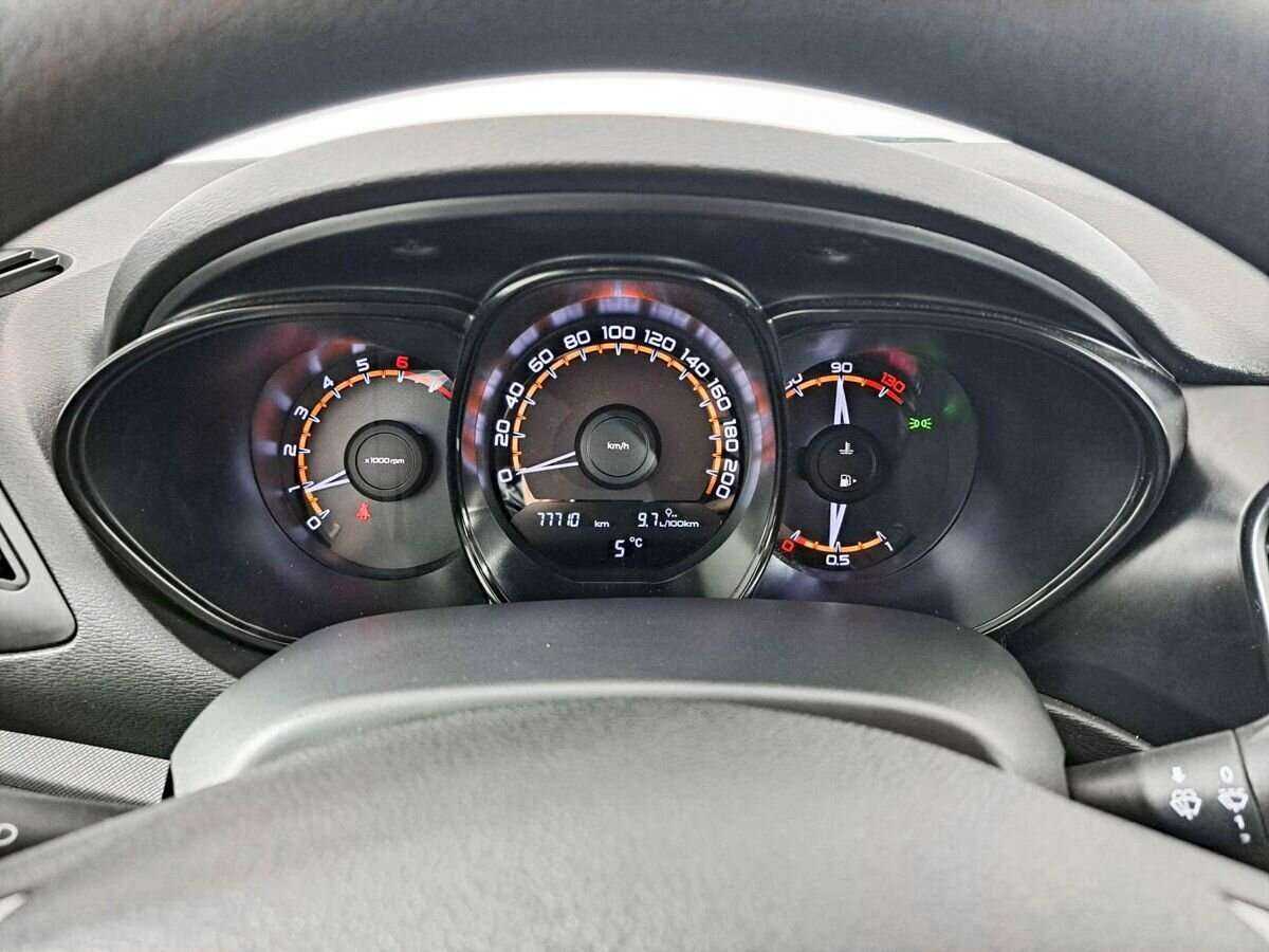 Lada (ВАЗ) Vesta SW, 2019 - Фото №10