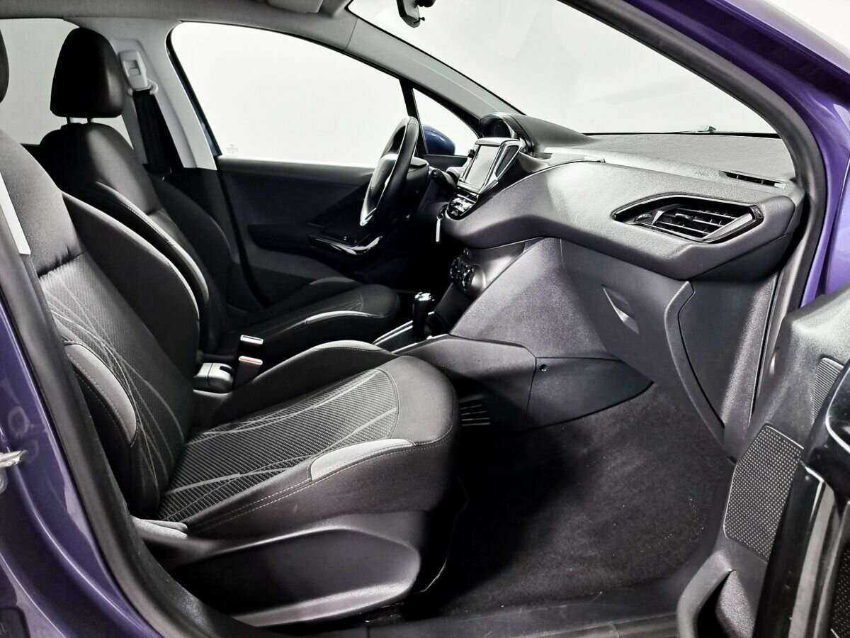 Peugeot 208, 2013 - Фото №8