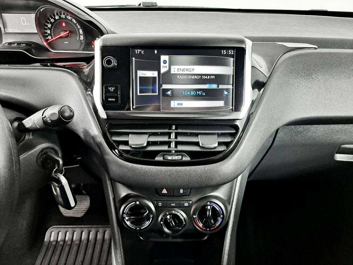 Peugeot 208, 2013 - Фото №12