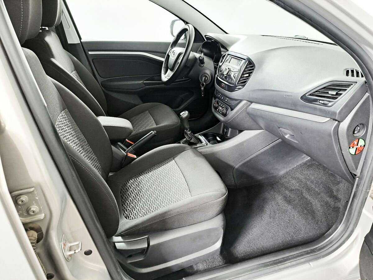 Lada (ВАЗ) Vesta SW, 2019 - Фото №5