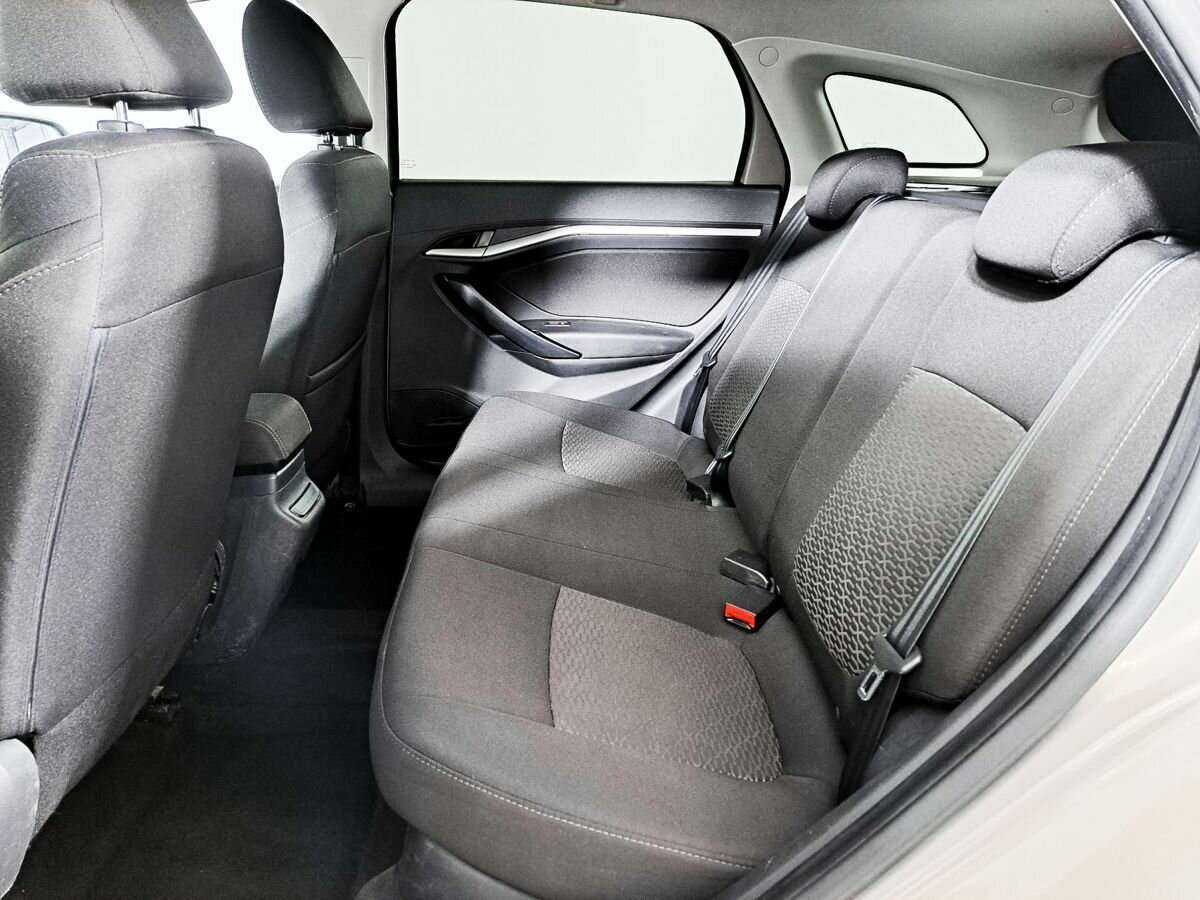 Lada (ВАЗ) Vesta SW, 2019 - Фото №6