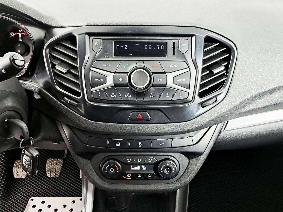 Lada (ВАЗ) Vesta SW, 2019 - Фото №9