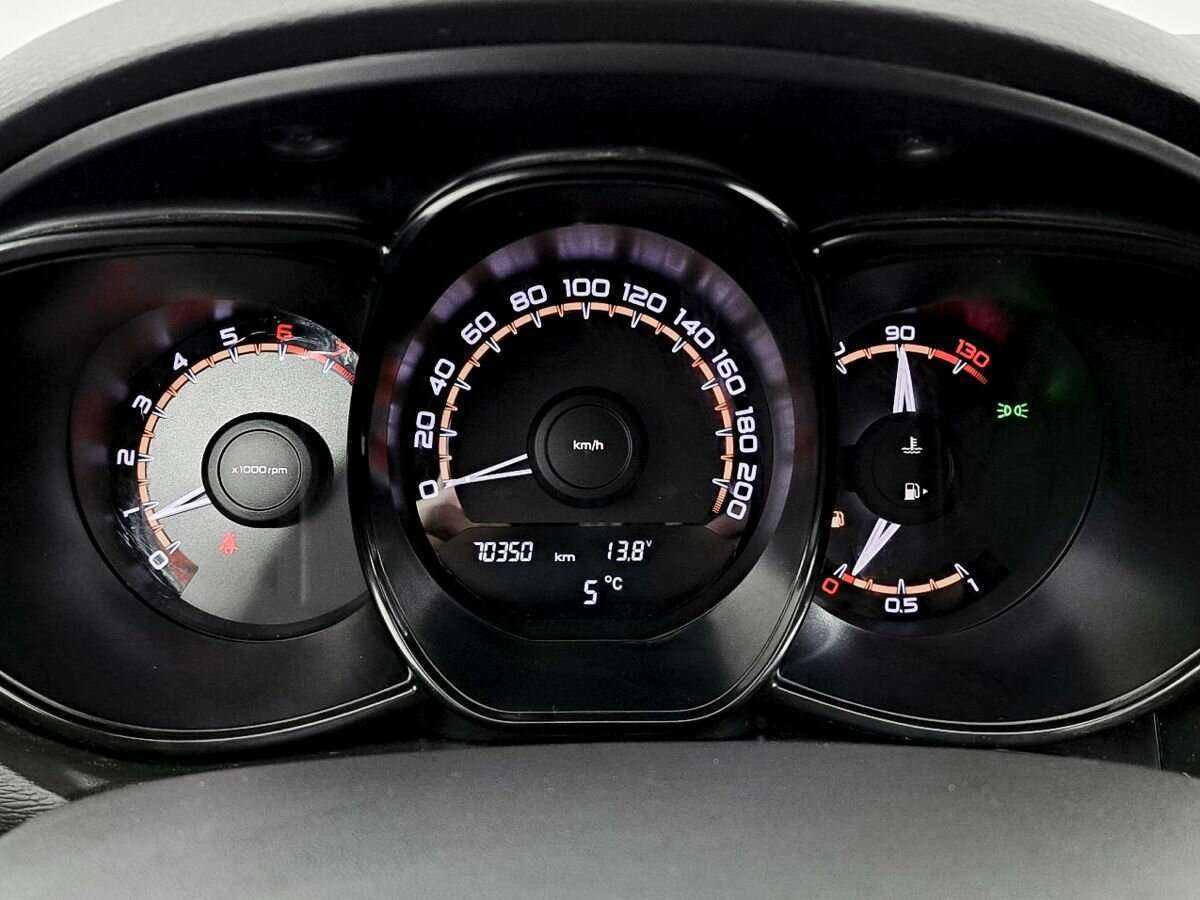 Lada (ВАЗ) Vesta, 2019 - Фото №10