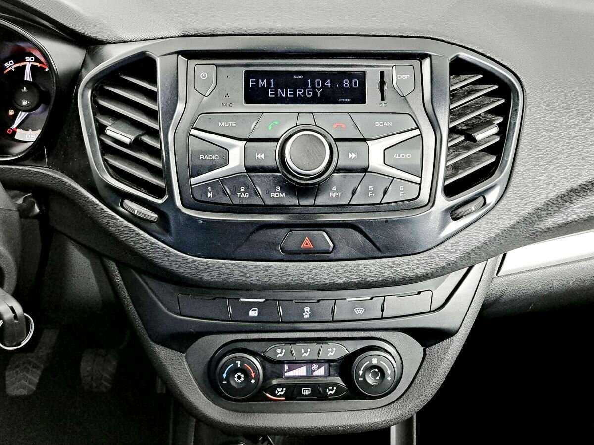 Lada (ВАЗ) Vesta, 2019 - Фото №12