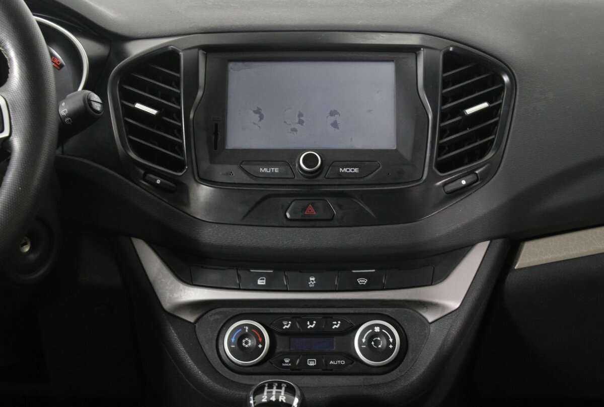 Lada (ВАЗ) Vesta SW, 2020 - Фото №8