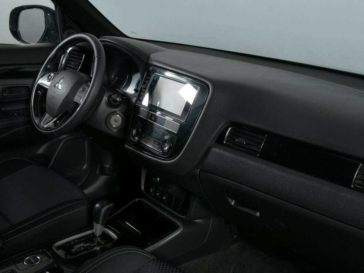 Mitsubishi Outlander, 2018 - Фото №5
