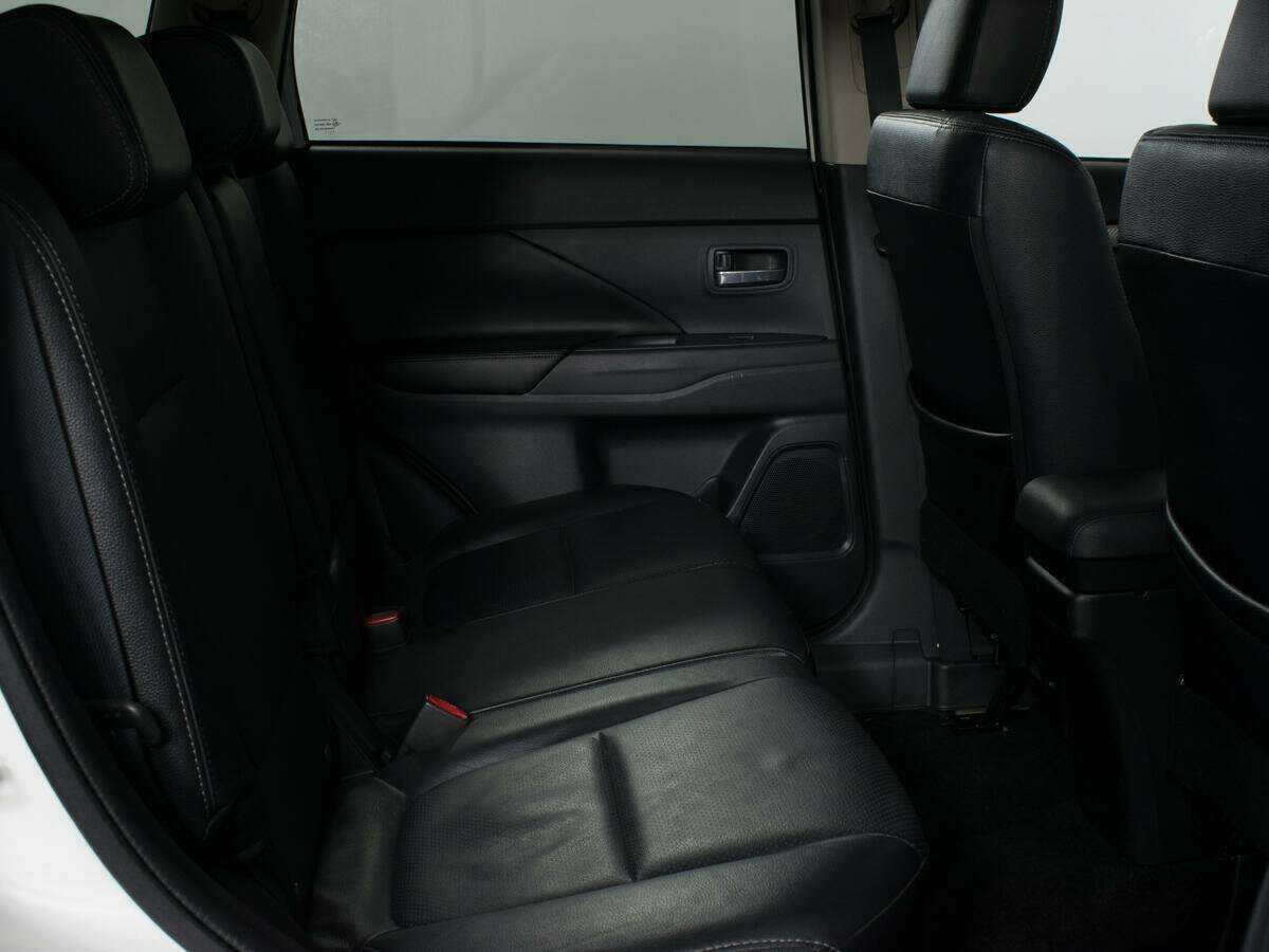 Mitsubishi Outlander, 2013 - Фото №8