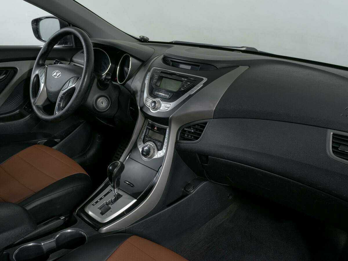 Hyundai Elantra, 2012 - Фото №8