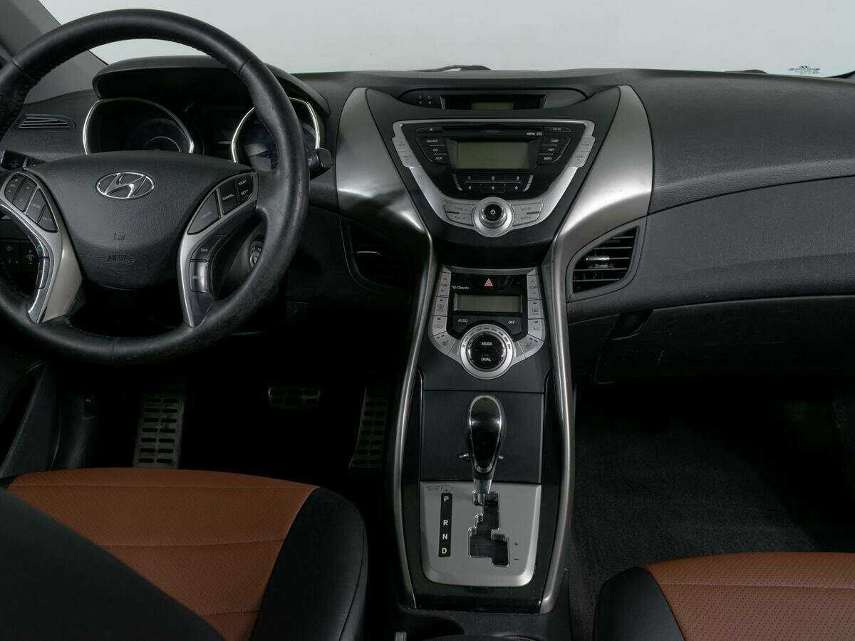 Hyundai Elantra, 2012 - Фото №9