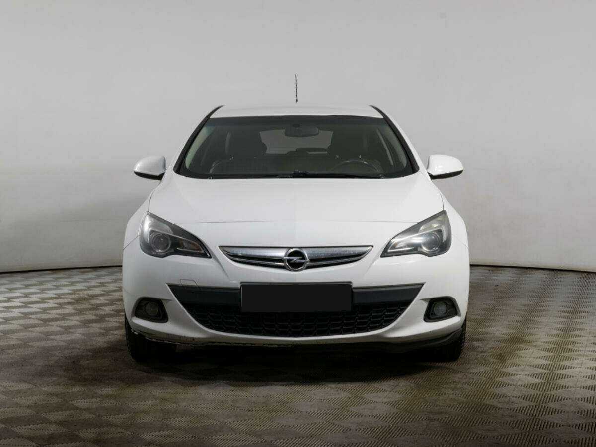 Opel Astra GTC, 2012 - Фото №1