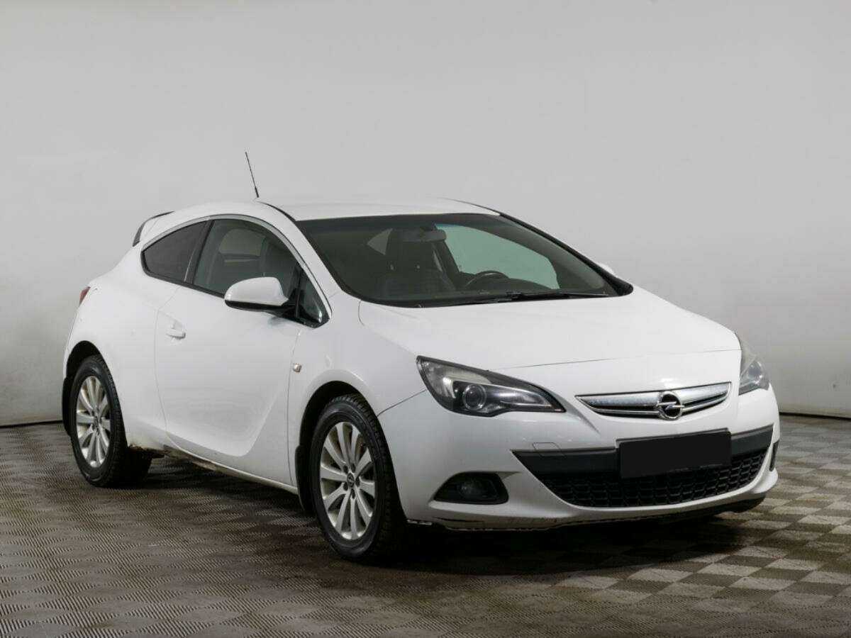 Opel Astra GTC, 2012 - Фото №2