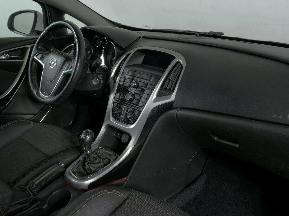Opel Astra GTC, 2012 - Фото №8