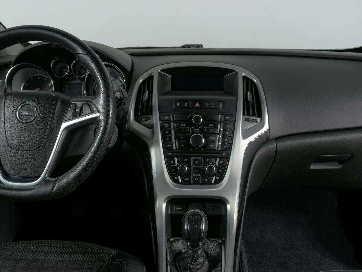 Opel Astra GTC, 2012 - Фото №9