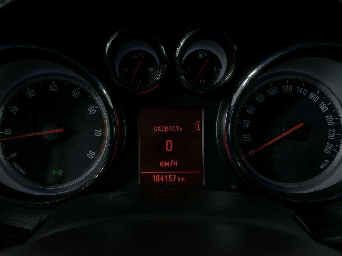 Opel Astra GTC, 2012 - Фото №12