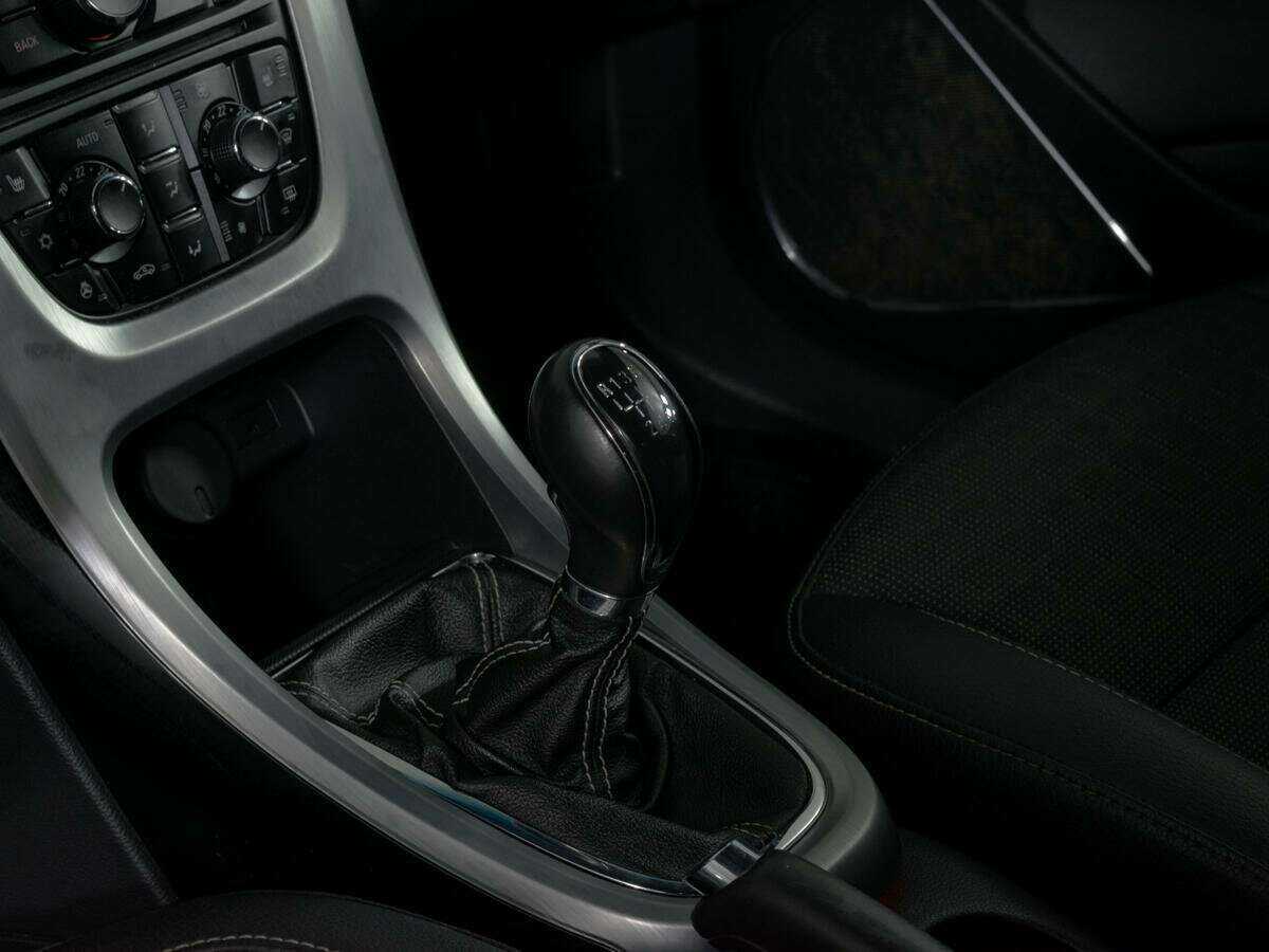 Opel Astra GTC, 2012 - Фото №14