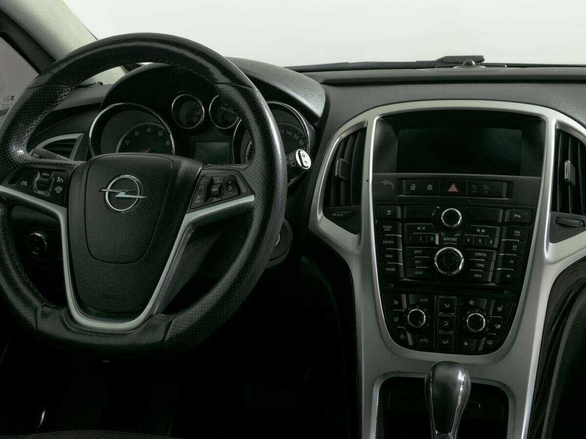 Opel Astra GTC, 2013 - Фото №10