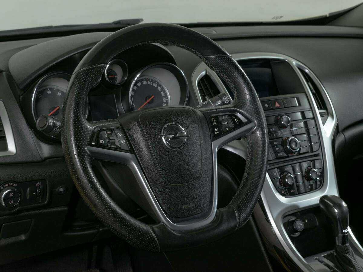 Opel Astra GTC, 2013 - Фото №13