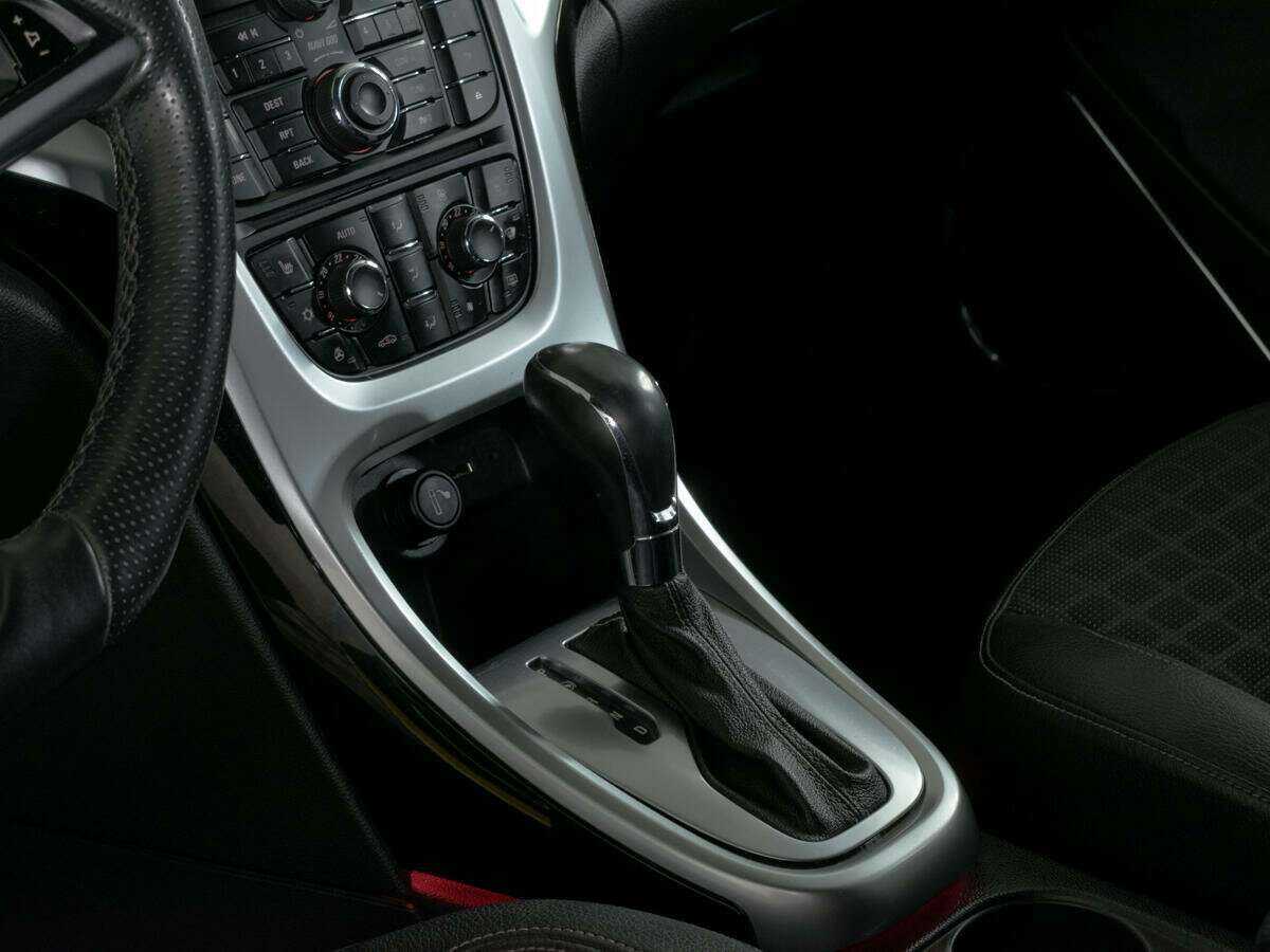 Opel Astra GTC, 2013 - Фото №14