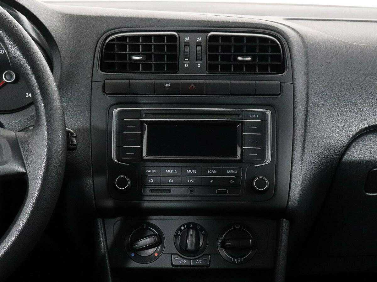 Volkswagen Polo, 2015 - Фото №9