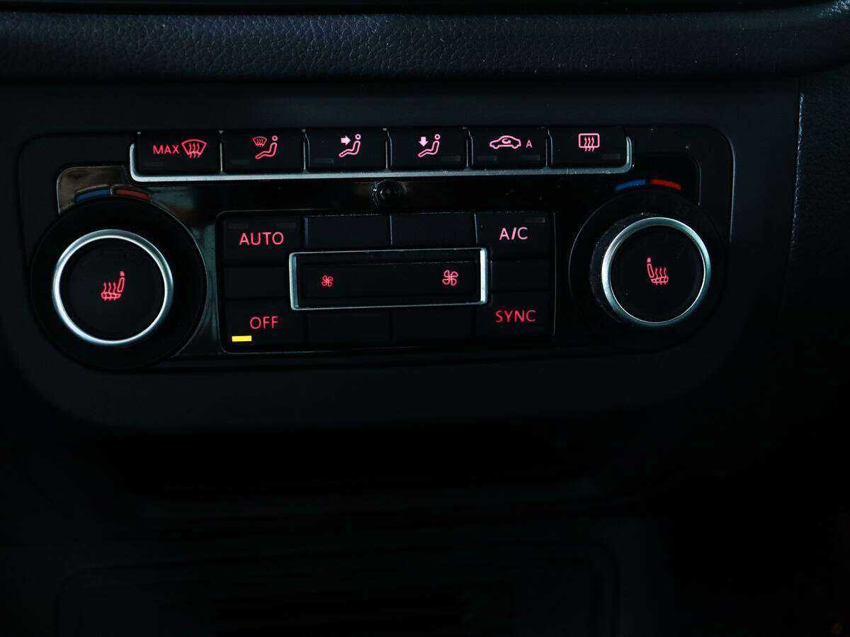 Volkswagen Tiguan, 2012 - Фото №17