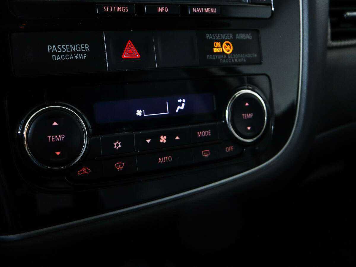 Mitsubishi Outlander, 2013 - Фото №13