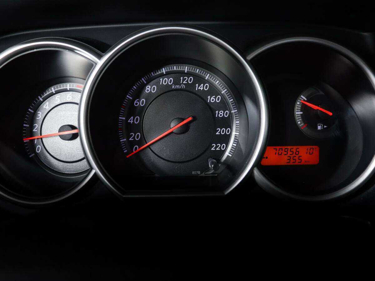 Nissan Tiida, 2012 - Фото №10