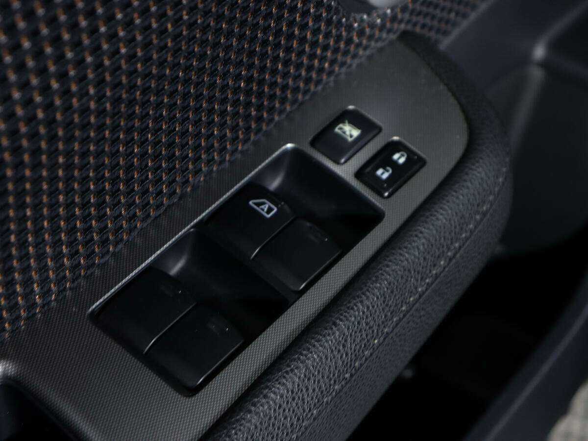 Nissan Tiida, 2012 - Фото №15