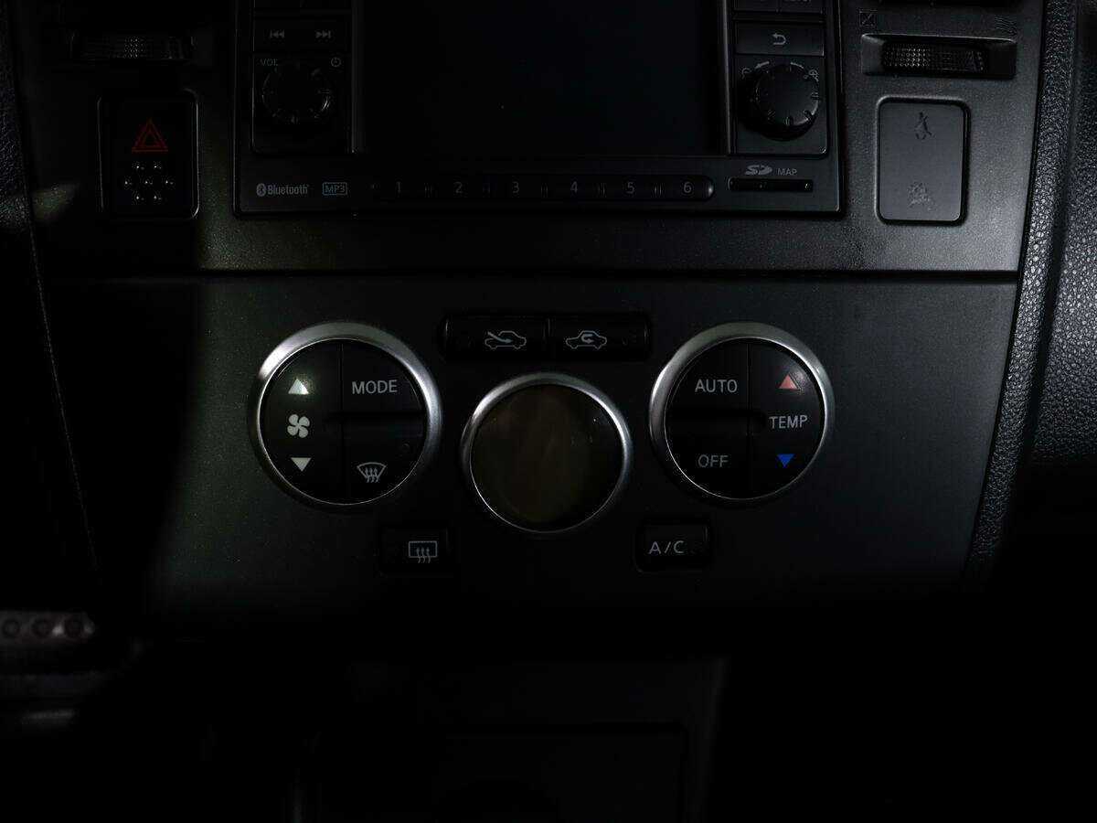 Nissan Tiida, 2012 - Фото №19