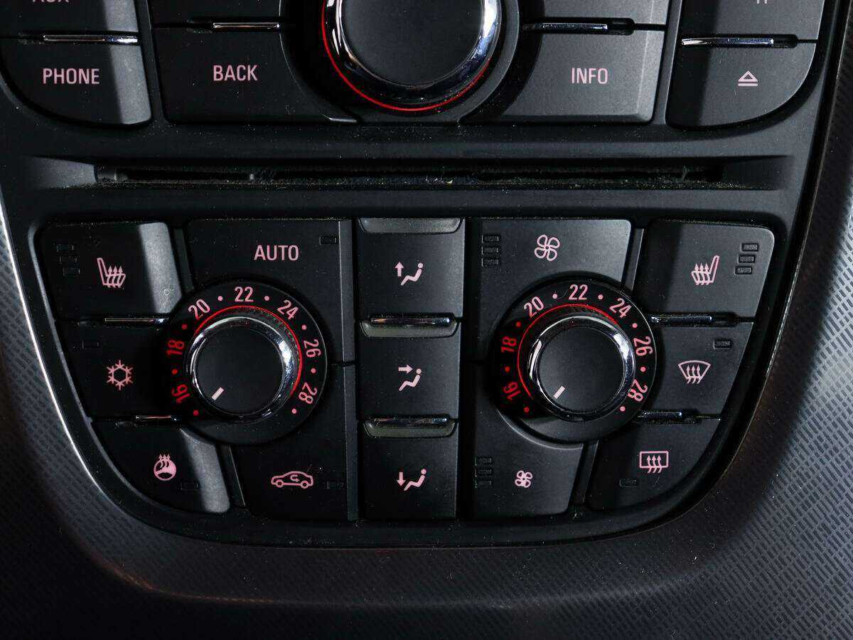 Opel Astra, 2012 - Фото №17